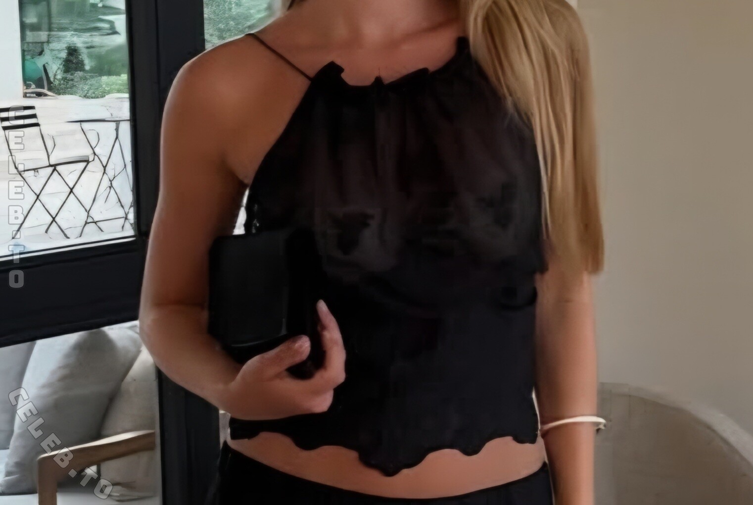 Izaandelle nude photo 4