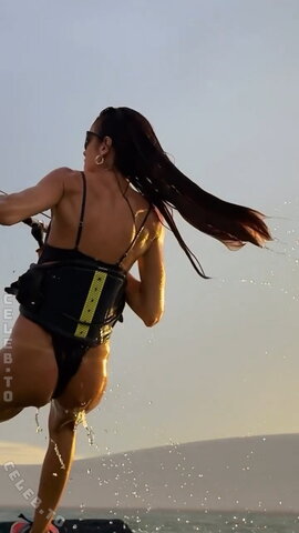 Izabel Goulart nude photo 73