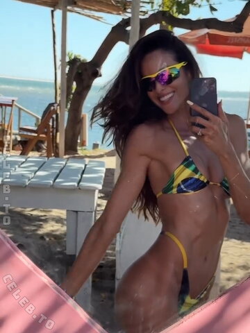 Izabel Goulart nude photo 4