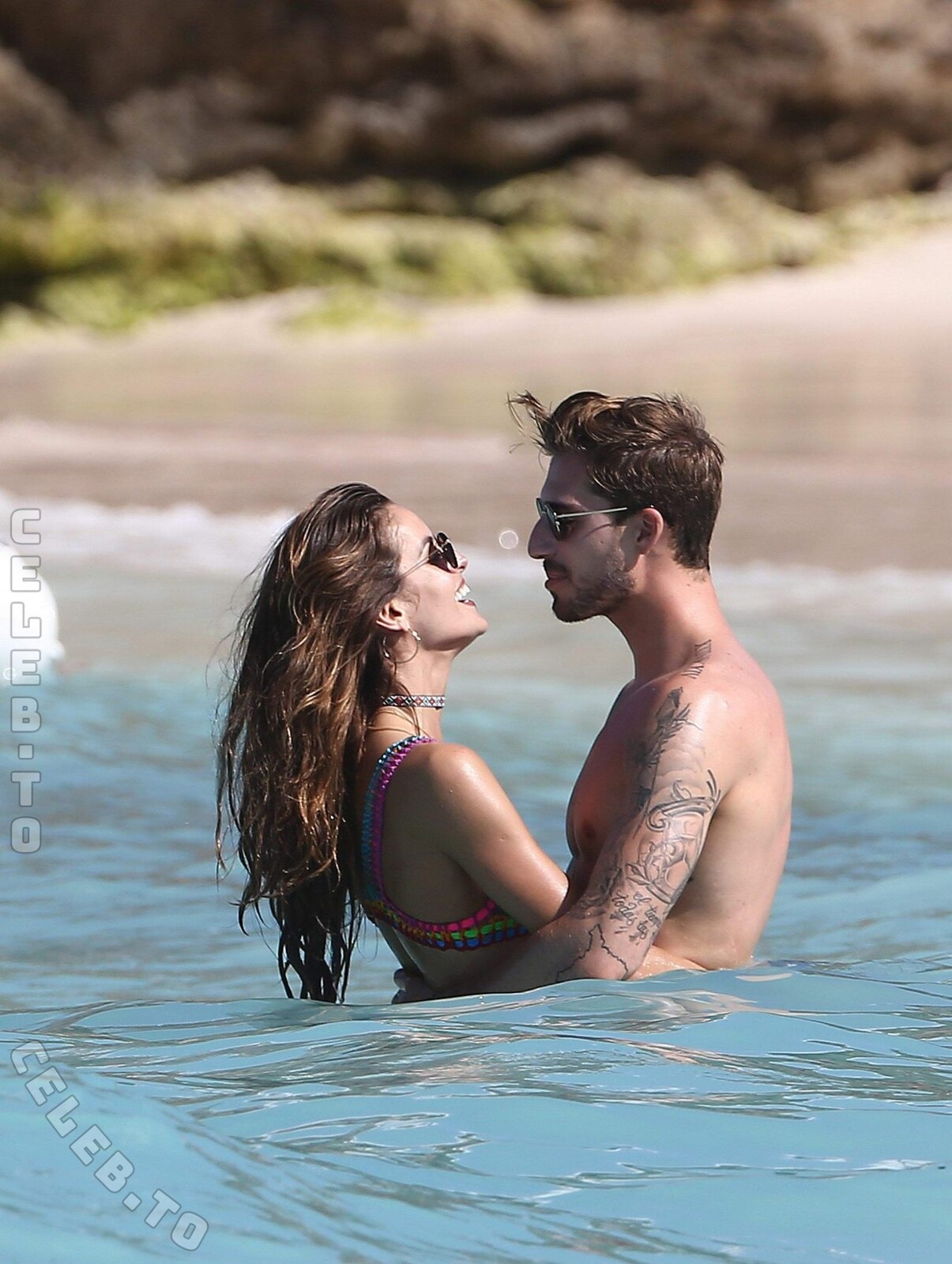 Izabel Goulart nude photo 7