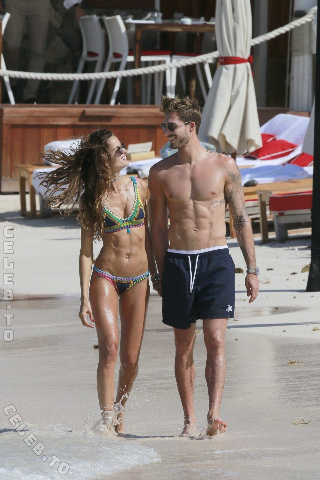Izabel Goulart nude photo 11