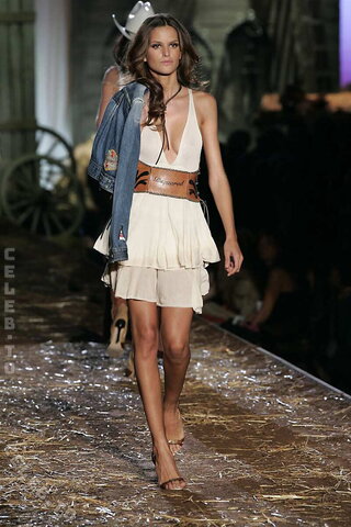 Izabel Goulart - DSquared2 SS 2006