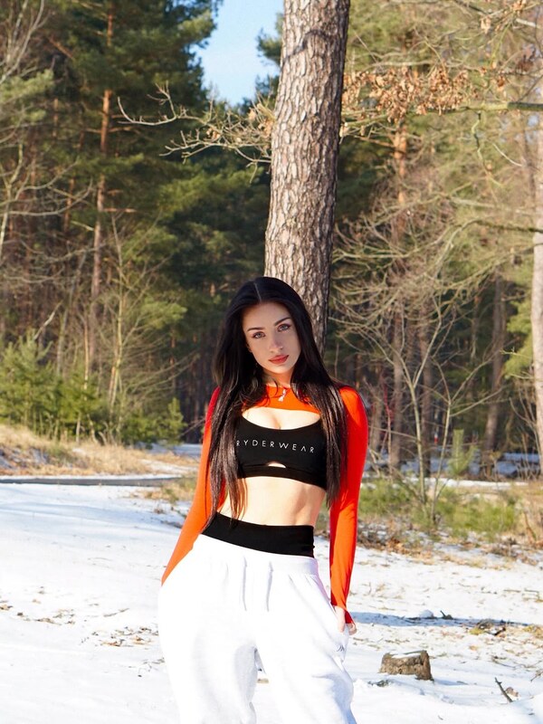 Izabell.tv nude photo 11