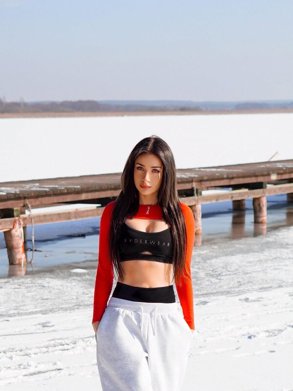 Izabell.tv nude photo 13