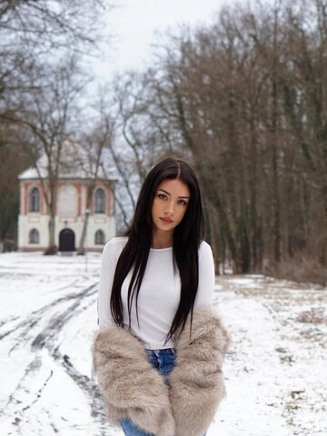 Izabell.tv nude photo 4