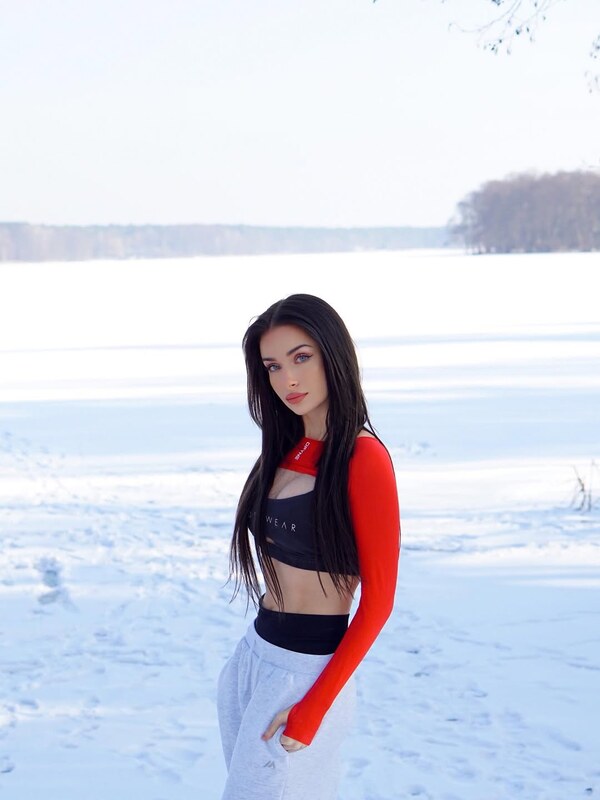 Izabell.tv nude photo 17