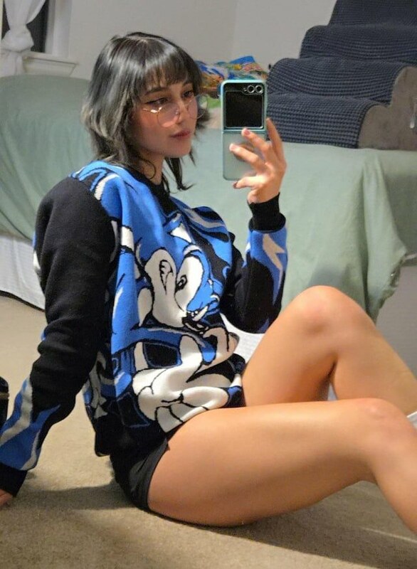 Izziibel nude photo 1