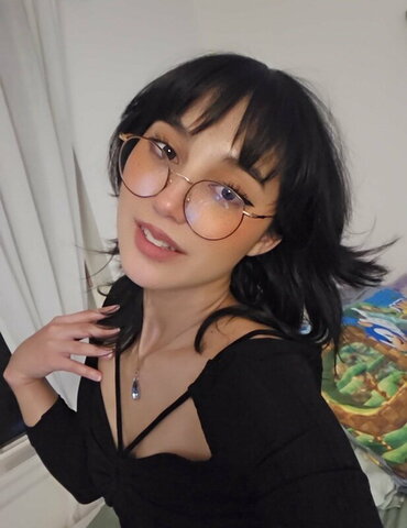 Izziibel nude photo 18
