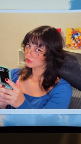 Izziibel nude photo 9