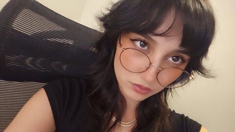 Izziibel nude photo 5