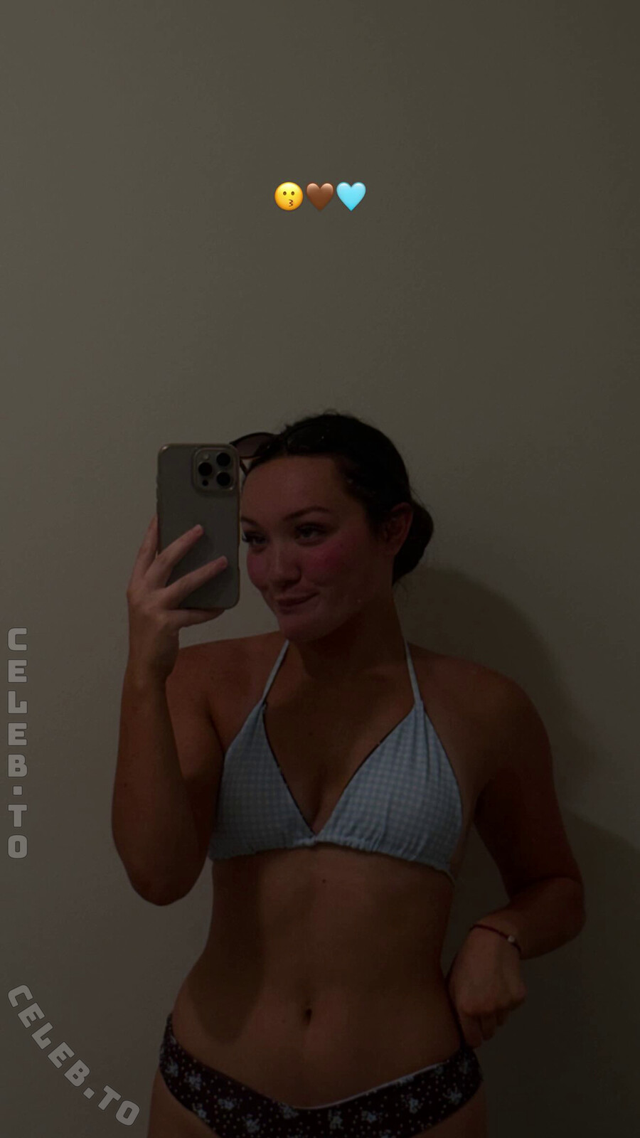 Izzy Moreno nude photo 1