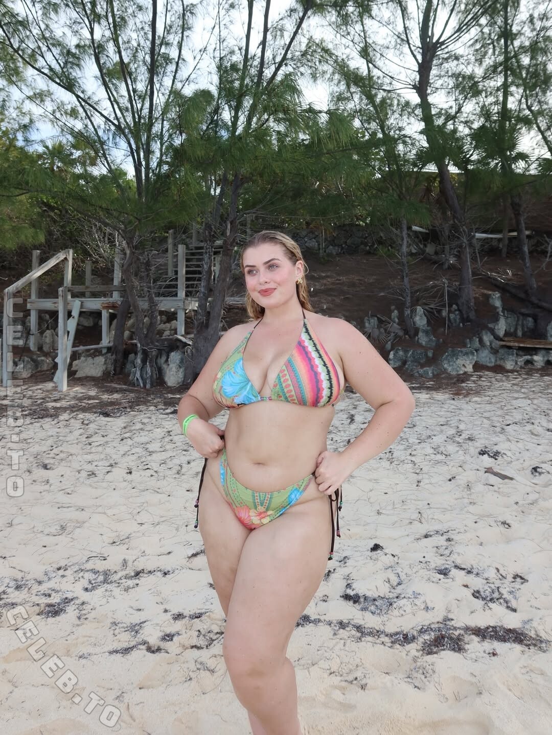 Izzy Nicholls nude photo 4