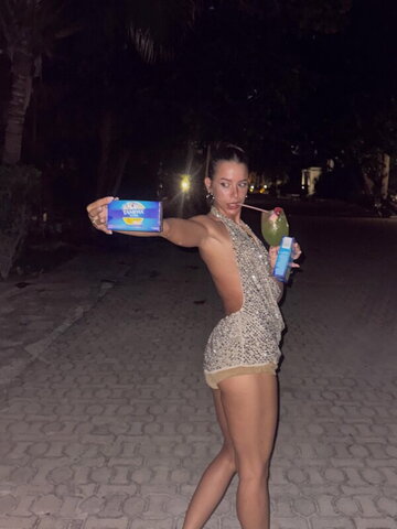 Izzybizzyspider nude photo 6