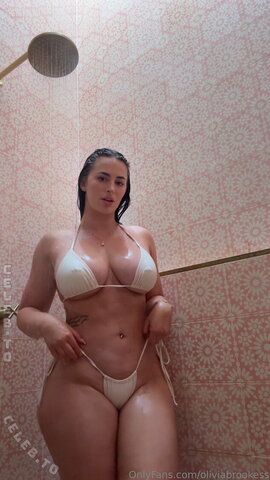 Izzyisveryspicy – shower, selfplay