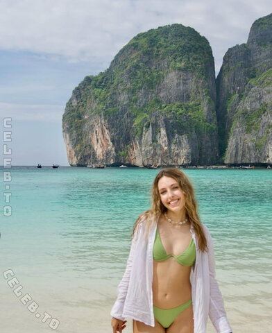 Jaamiraaa nude photo 8