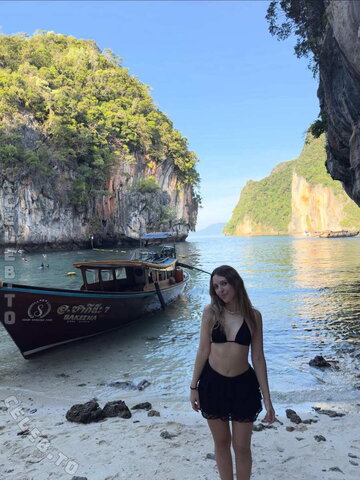 Jaamiraaa nude photo 5