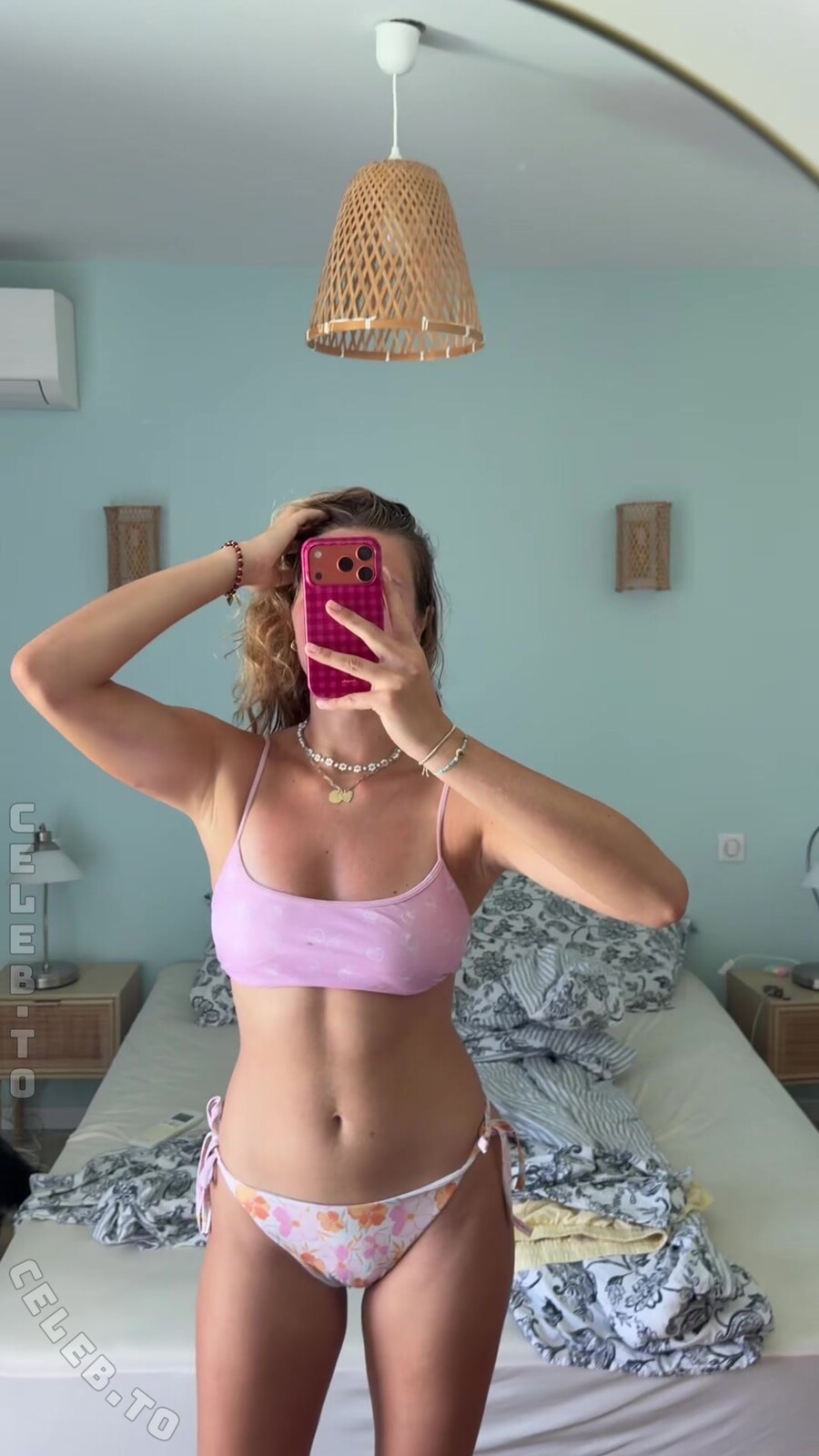 Jackie Alice Weiss nude photo 1