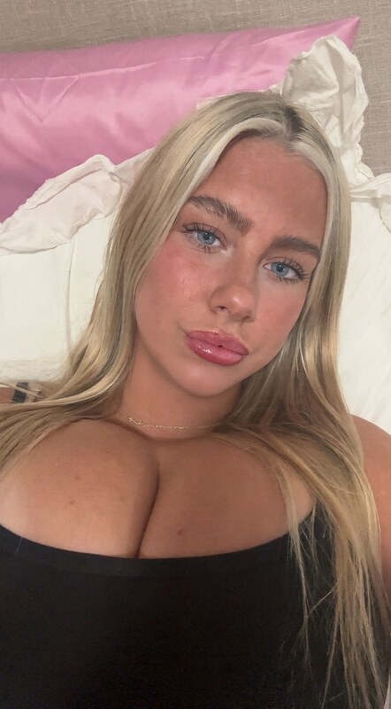 Jacklyn Roper nude photo 1
