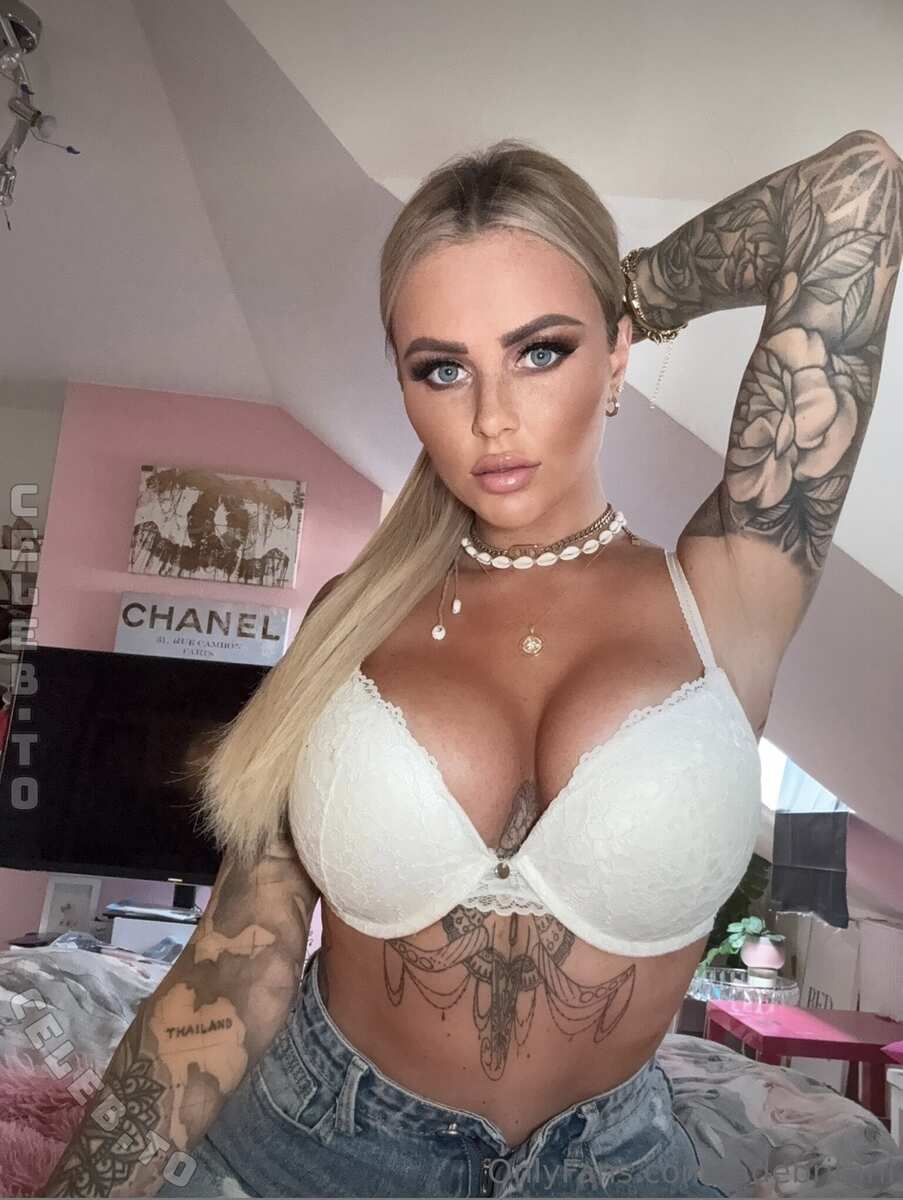 Jade Britani nude photo 1