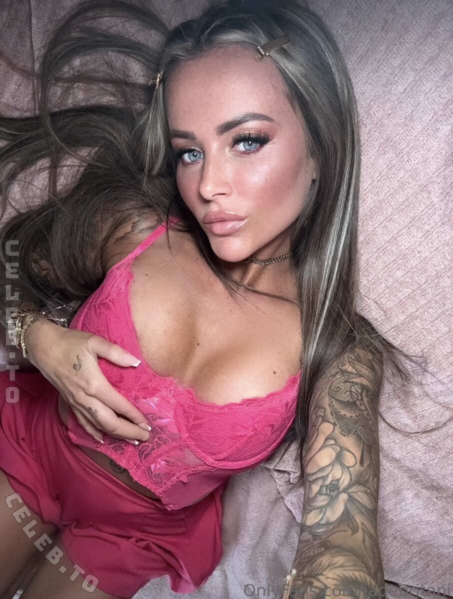 Jade Britani nude photo 1
