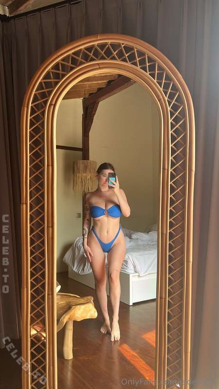 Jade Hutchison nude photo 2