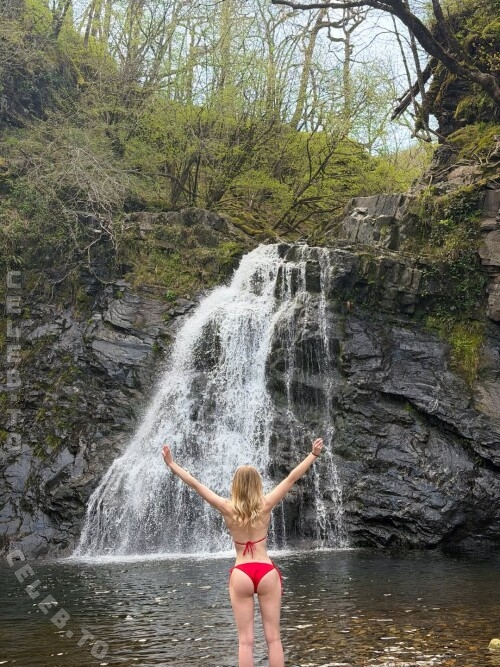 Jade Lloyd nude photo 3