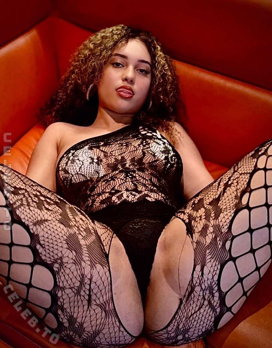 Jadeli Rosa nude photo 15