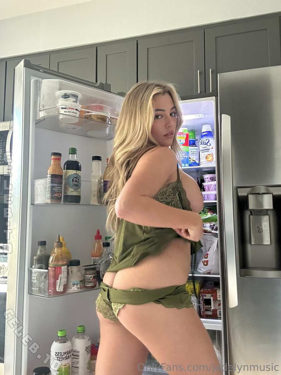 Jadelyn nude photo 3