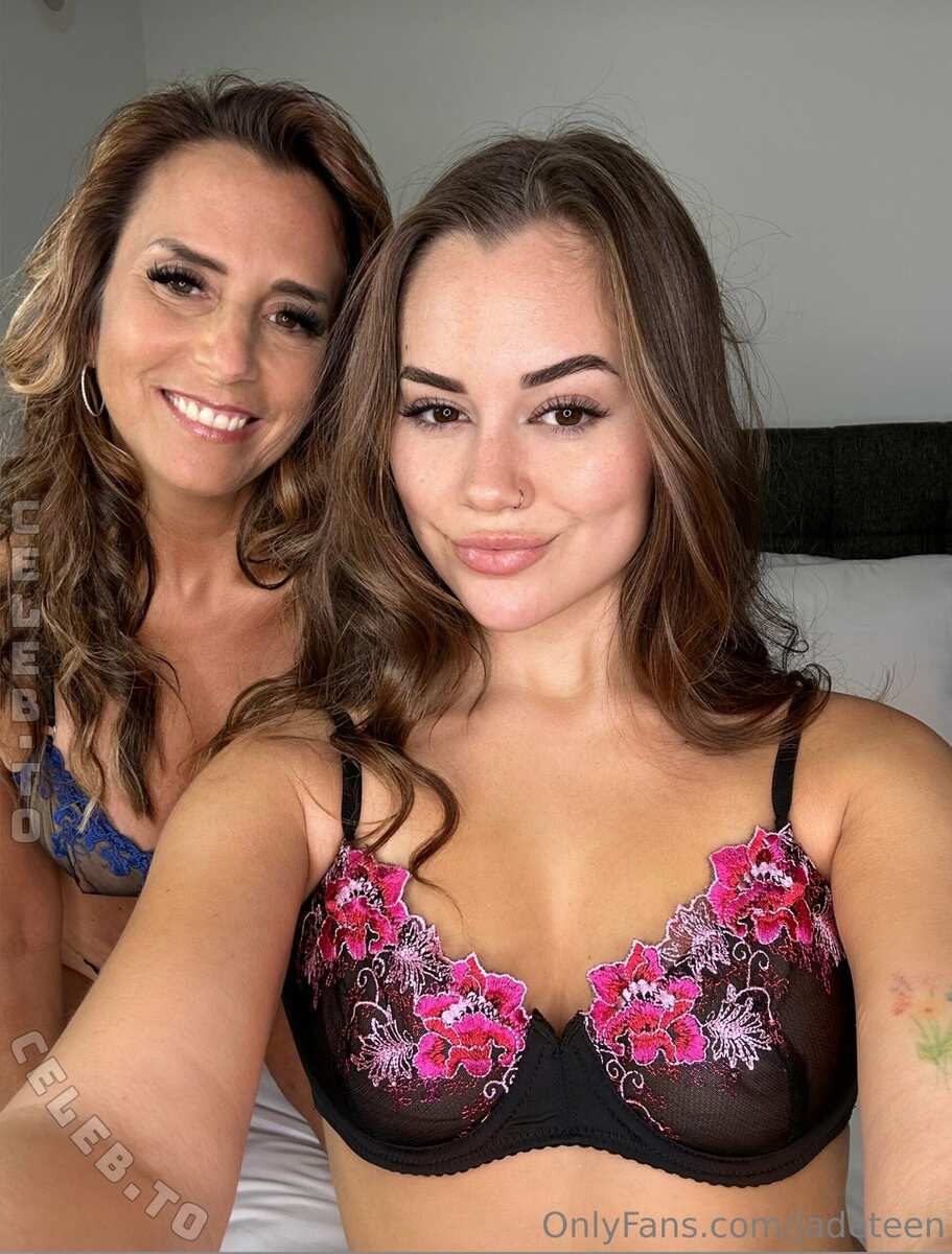 JadeTeen nude photo 4
