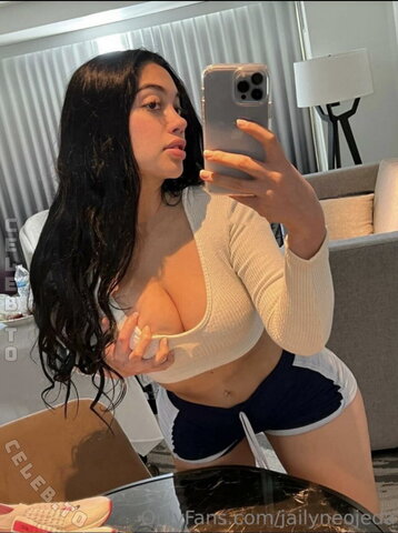 Jailyneojeda nude photo 2