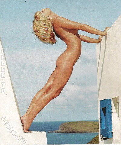 Jaime Pressly nude photo 12