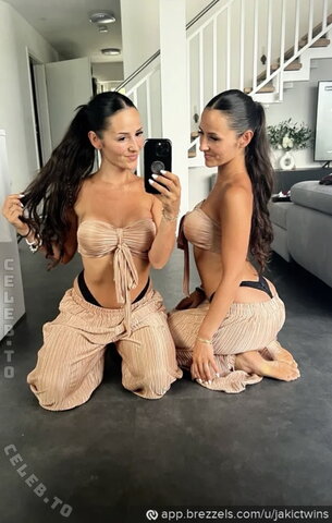 Jakic Twins New (1 photo)