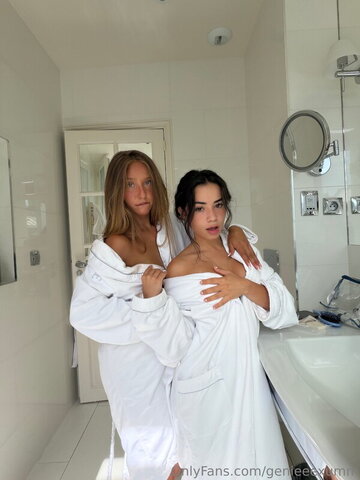 Jameliz nude photo 2