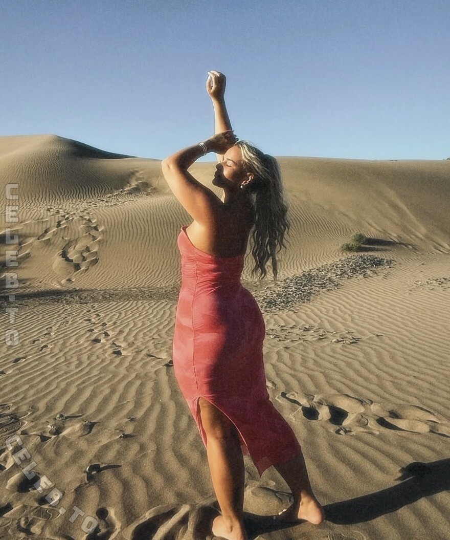 Jana Barca nude photo 2
