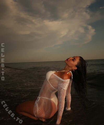 Jana Colovic nude photo 9