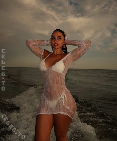 Jana Colovic nude photo 8