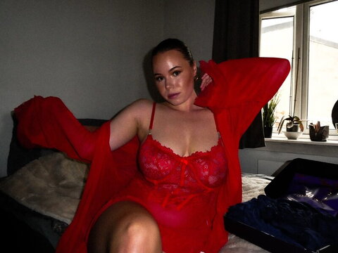 Jana Kristina Heiland nude photo 16