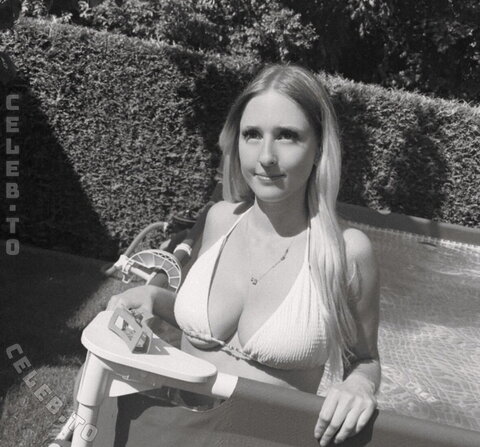 Janadmn22 nude photo 1