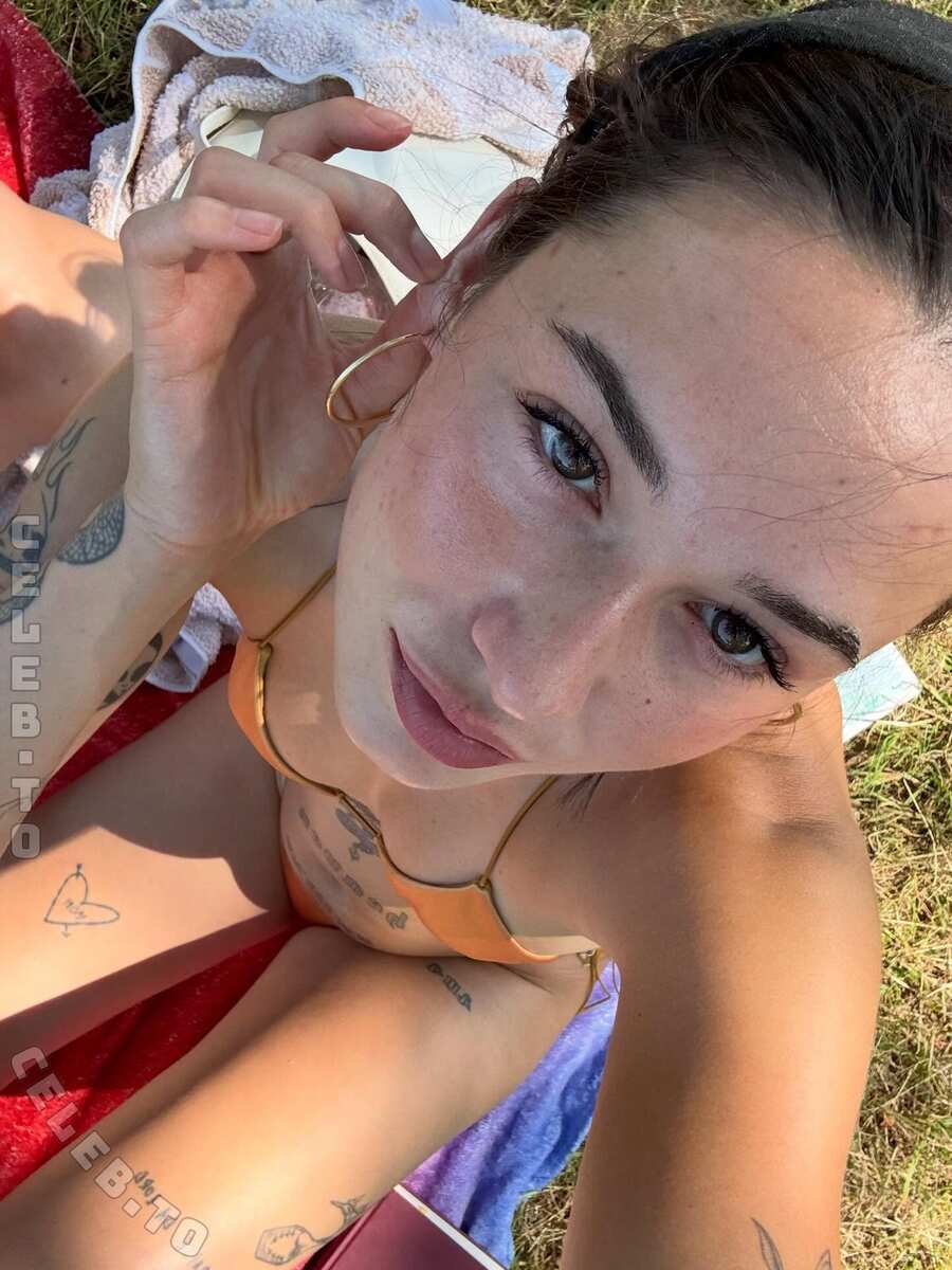 Janaxnell nude photo 2