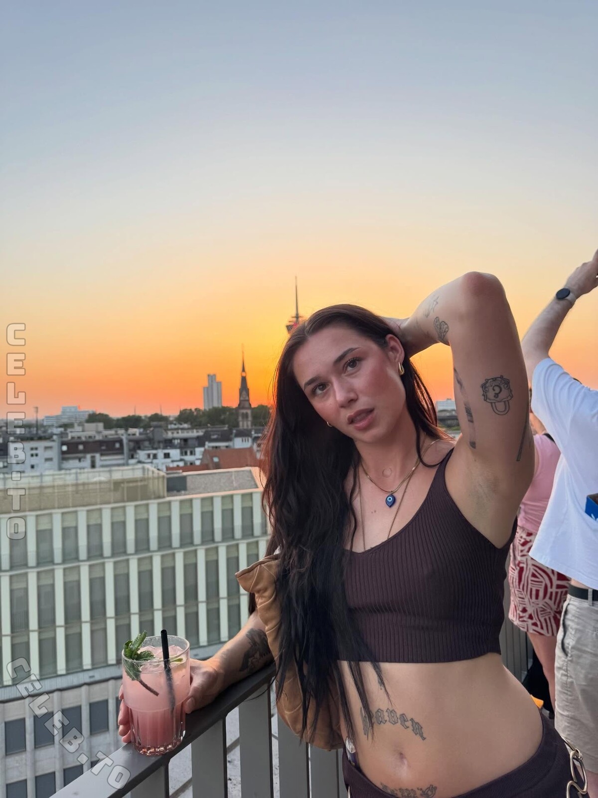 Janaxnell nude photo 5
