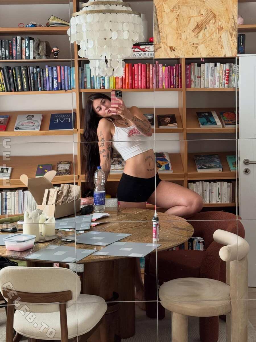 Janaxnell nude photo 6