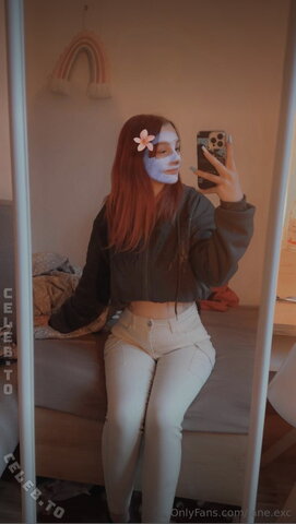 jane.exc nude photo 4