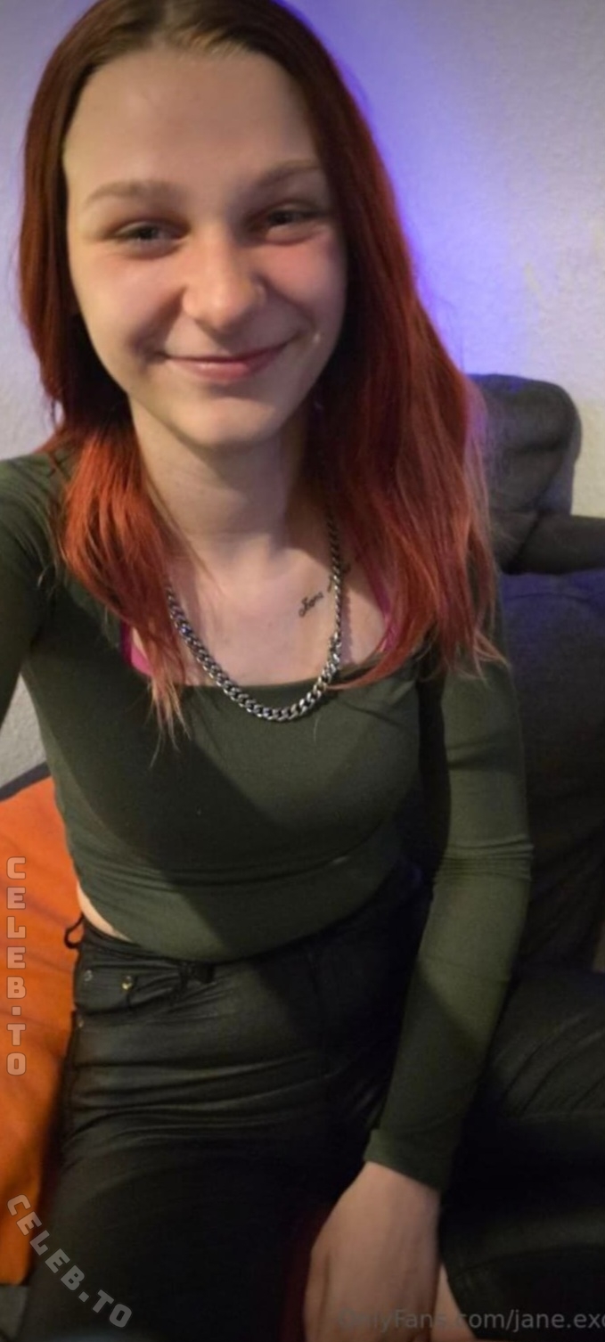 jane.exc nude photo 1