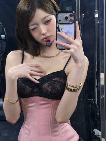 Jang Won-young nude photo 8