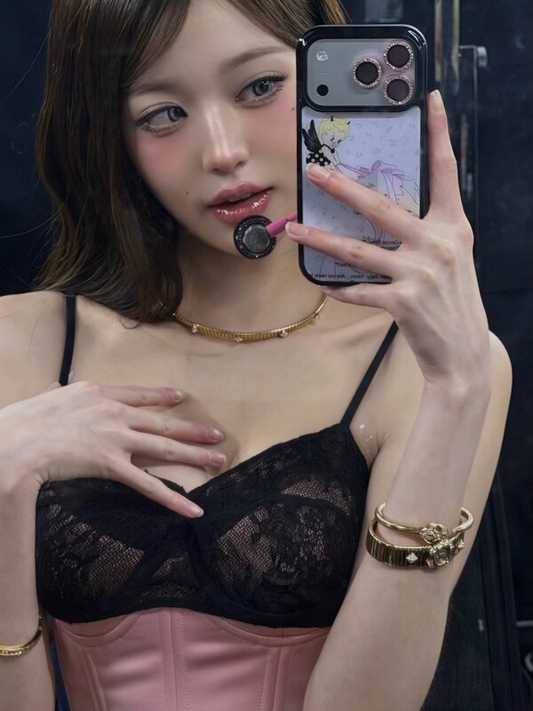 Jang Won-young nude photo 10
