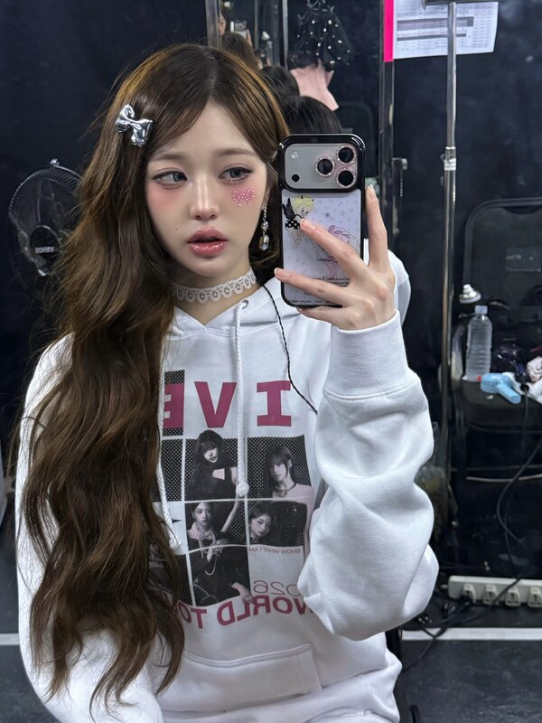 Jang Won-young nude photo 14
