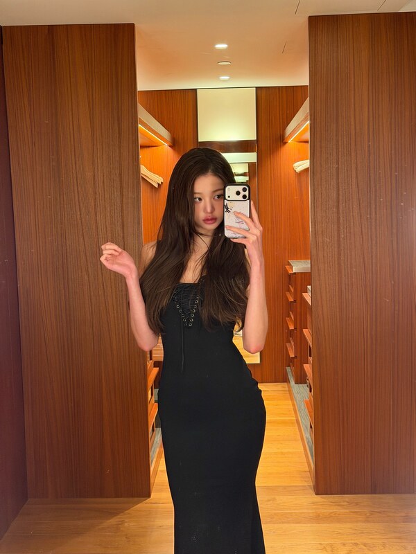 Jang Won-young nude photo 10