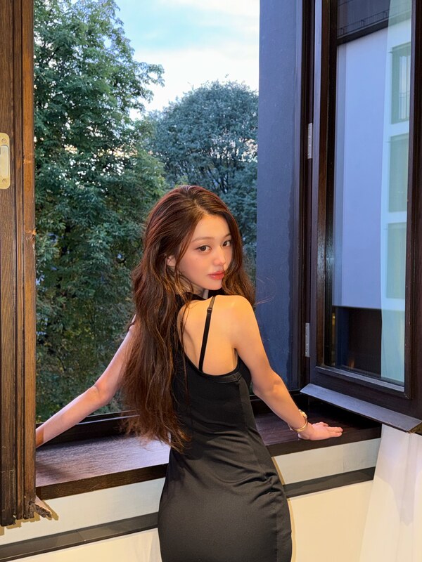 Jang Won-young nude photo 12