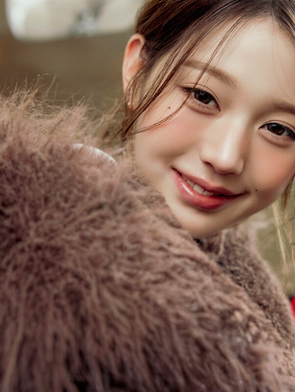 Jang Won-young nude photo 6