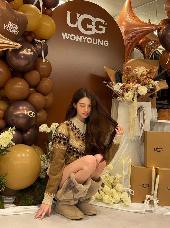 Jang Won-young nude photo 5